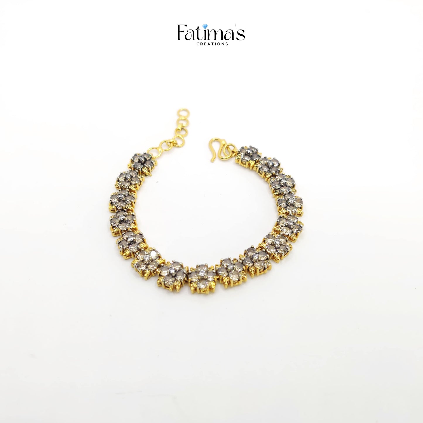 Royal Charm Bracelet – Gold Plated & Adjustable