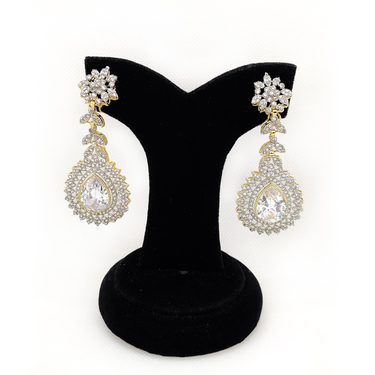 Royal Zirqon Earrings – Emerald Green Teardrop Earrings with Zirkon Detailing by Fatima’s Creations